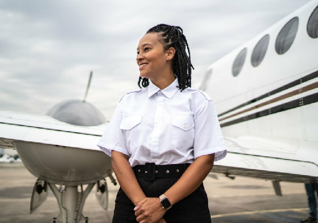 Mujer en la aviación